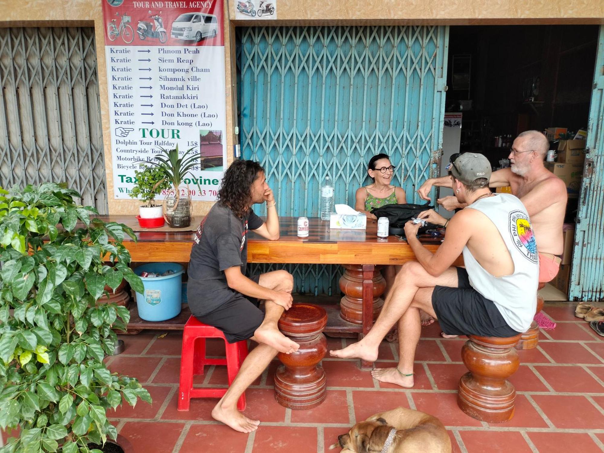 Dolphin Home Stay New Kratié Esterno foto
